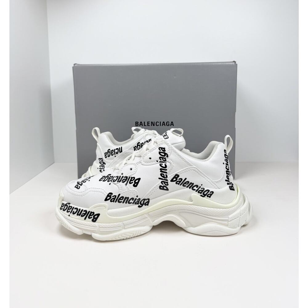 Size 40EU/7US - Balenciaga Triple S Allover Logo Sneakers🤍 New/Retail $1.2K! - Picture 6 of 9